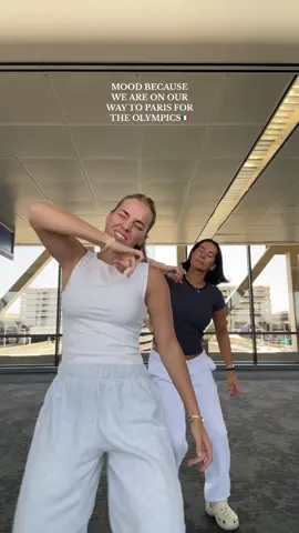 AND NO NOBODY SAW US BC WE WENT TO A DEAD AREA HAHAHAHAHAH🫡✈️✨ #dayinmylife #travel #MomsofTikTok #youngmom #viral #trending #fyp #paris #euopeansummer @Avery Woods @FLAWDA🌴 