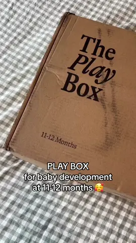 BABY PLAY BOX from @Lalo - Baby and Toddler 🥰 these boxes are amazing bc they have a guide for how to use the toys at all different stages of fine motor skills, language and cognitive development! 🙌🏻 #lalo #babyplaytime #montessoribaby #babydevelopment #babyactivities 