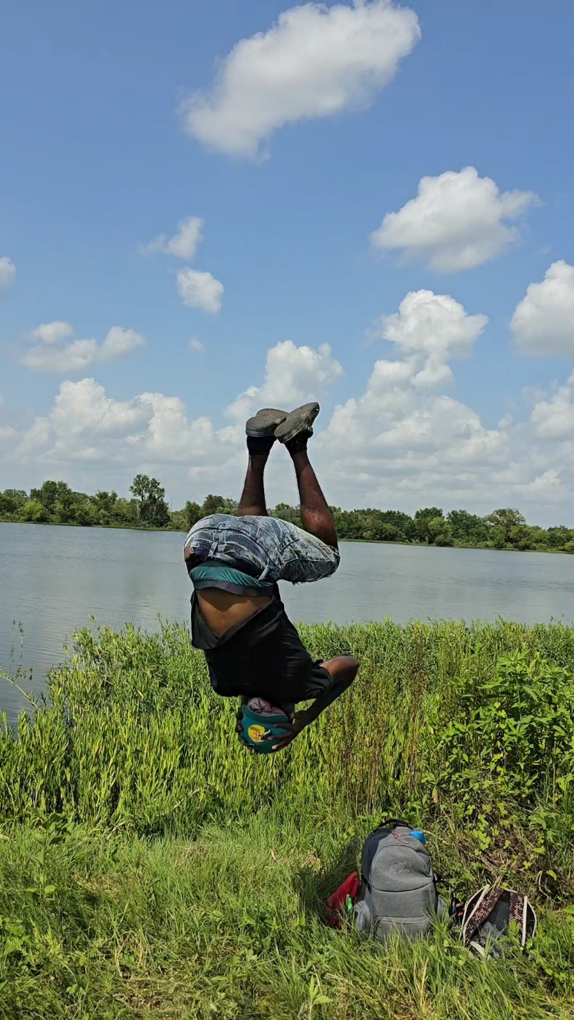 WHAT THE HELL AM I DOING!? 😤✊🏽 #fish #fishingvideos #fishingtime #bassfishing #texasfishing #Outdoors #JermFishingTv #freshwaterfishing #fishtok #pondfishing #runlikejerm 