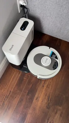 I love our replacement robot! It’s compatible with alexa as well! #cleaning #clwaningtiktok #clean #CleanTok #robotvaccuum #fyp #fypage #fypシ゚viral #fypツ #viral #viralvideo #viraltiktok 
