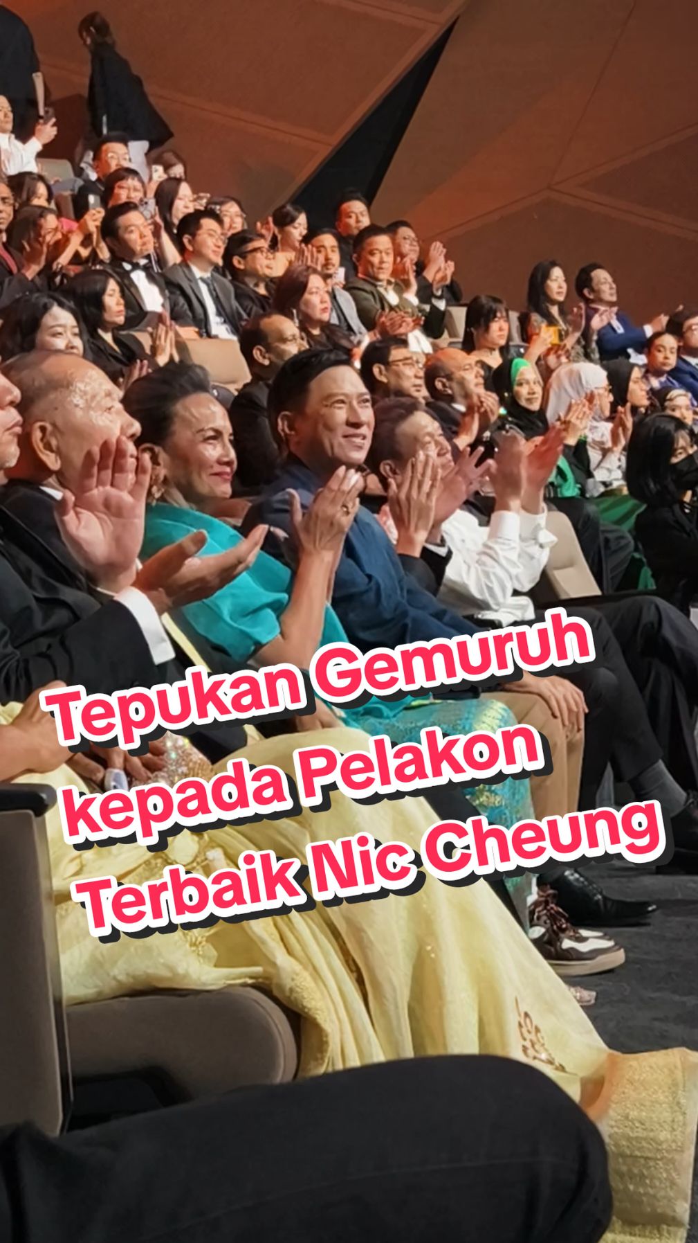 热烈鼓掌为张家辉获奖 👏🏻👏🏻👏🏻 Loud applause for Nick Cheung 👏🏻👏🏻👏🏻 Before Nick Cheung received 2024 Outstanding Achievement in Film Award at 7th Malaysia International Film Festival 2024 🎬🇲🇾 #NickCheung #張家輝 #MIFFest #miffest2024 