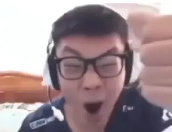 một câu chửi 5 thứ tiếng:))