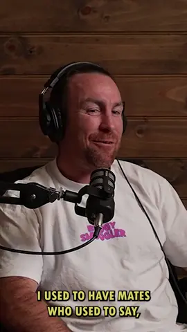 🚨THE RUGBY LEAGUE JOURNEYMEN🚨 Toby 🦈 wishes he played footy 🏉 when there weren’t any phones 📱 or Social Media. Apparently it’s Jimmy Maloney 🤠who should be worried about what’s on people’s phones. 🤣 Link in the bio for Podcast 🎧 and YouTube 📺 episode. #journeymen #byeround 