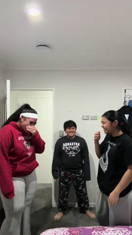 3 victims. Lil bro, dad and mum 🤣🤣🤣 #givememymoney #prank #fyp 