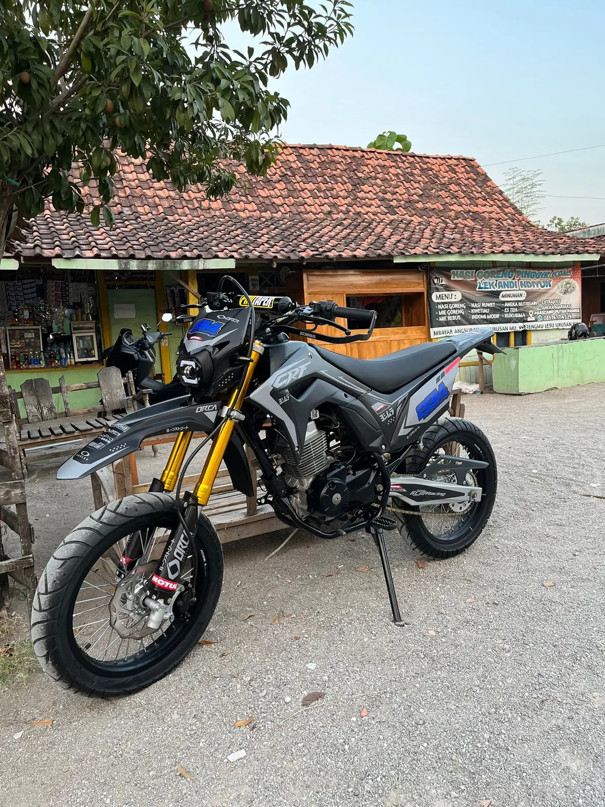 udah dapat motor guanteng poll crf basik megapro mono bos ku🤗🥰 #kcmracing147 #fypシ゚viral #crf150supermoto #crfjawa #trailcustom #crfindonesia #crf150l #crfganteng #fyp #mpmono 