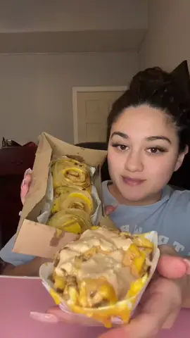 #mukbang #americanmukbang #l4 #mukbangvideo #foodies #asmreating #burritomukbang #fypシ #innoutburger #chipotle #wing #wingstop #eatingshow #foodmukbang #lovefood 