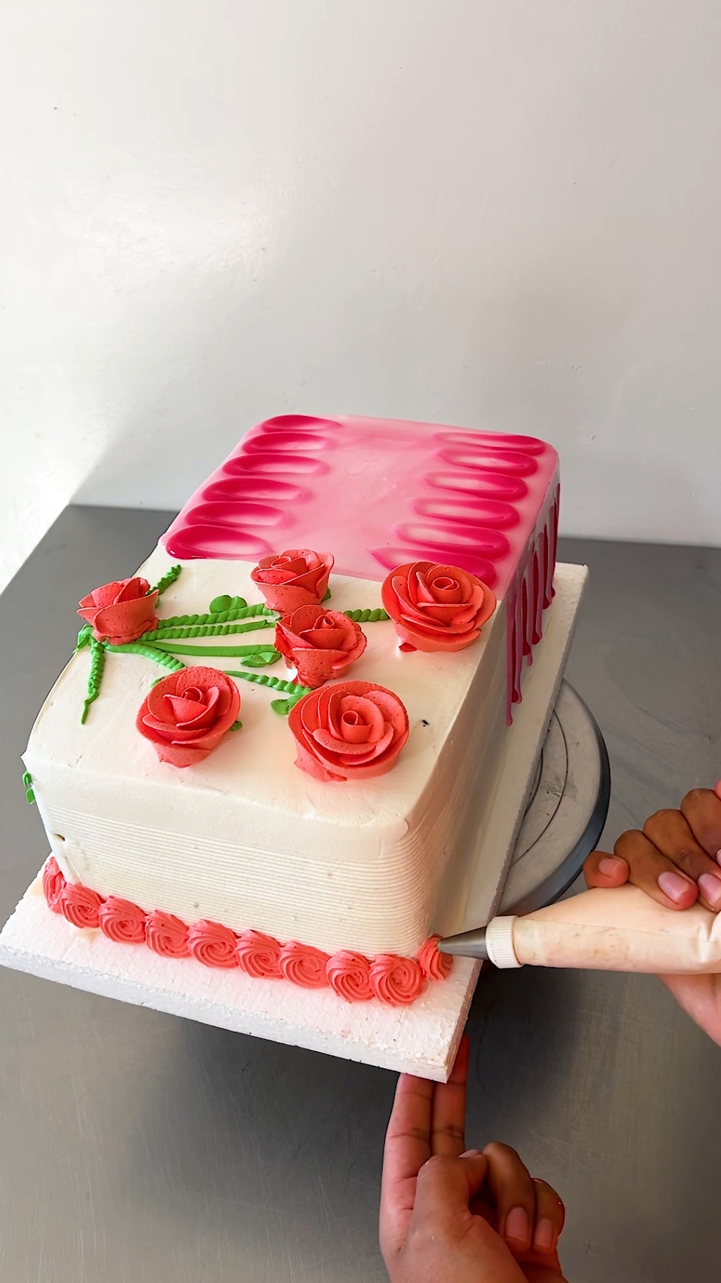 Torta con jalea y rosas #cake #tutorialscake #decoradodetorta #cakedecorating