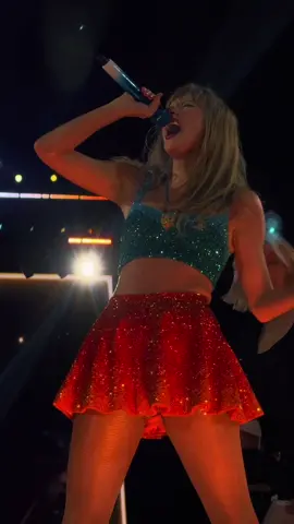 Munich 2024: Shake It off (1989 TV)- such a fun performance 🥹  #taylorswifterastour #erastourmunich #taylorswift #TSTheErasTour #munichNight1 