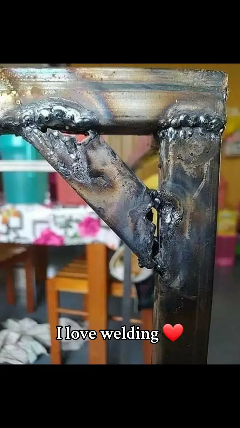 I love welding ❤️ 😂 #weldingart #weldinglife #stickwelding #laserwelding #ironwelding #metal #Welding #weldingcreativetools @Tinkerblondiee_xx @Sean Johnson