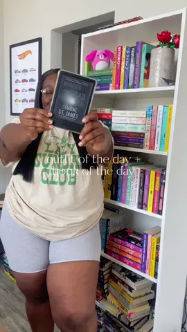 lazy comfy day 🛋️📖 #OOTD #botd #BookTok #bookishthings #reading #blackbooktok #blackgirlbooktok 