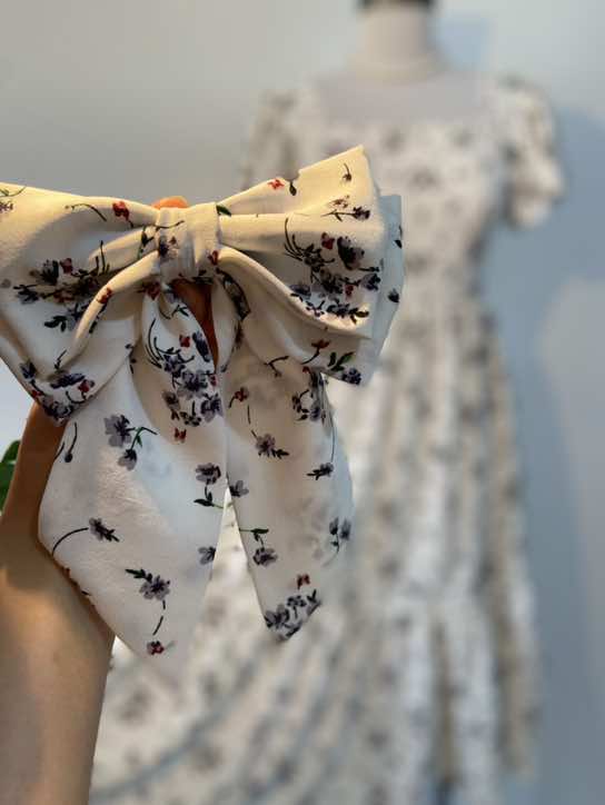 🪄Découvrez cette magnifique robe créée spécialement sur commande pour l'une de nos chères clientes.❤️ Vous souhaitez une robe personnalisée ? Contactez-nous en message privé pour plus d'informations ou pour passer votre commande !💌 #tiktok #dress #fashion #beauty #cute #flowers #algeria #sewing 