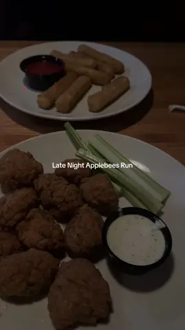 Big back adventures yet again! 😭 How yall feel about applebees? #Lifestyle #applebees #contentcreator #microinfluencer #blackgirl #grwm #SelfCare #bohoknotlessbraids 