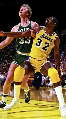Byron Scott tells a Larry Bird and Magic Johnson story about the similarities between the two legends in terms of skills, mindset, trash talk, and their IQ! 💯💯💯💯  #larrybird #magicjohnson #larrybird33 #magicjohnson32 #larrybirdstory #nbastory #nbatiktok #NBA #fyp #foryou #celtics #lakers #bostonceltics #losangeleslakers 