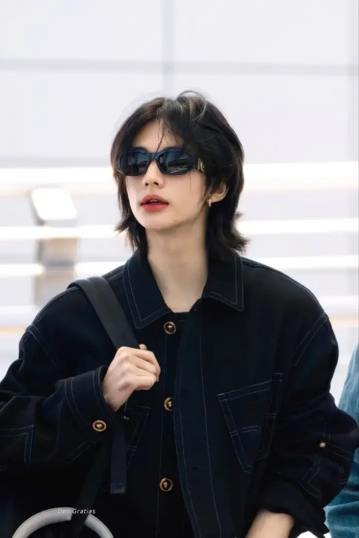 cakeepp bangettt gilaa😭😭😎🖤🖤#hyunjin #hyunjinskz #hwanghyunjin #straykids 