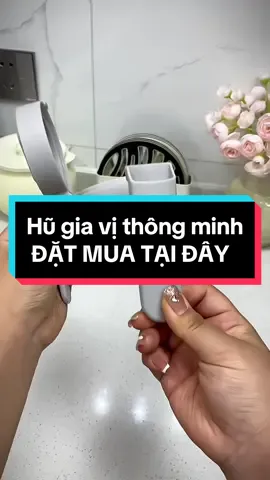 Trả lời @user8555425801613 Lọ đựng gia vị thuỷ tinh thông minh, có ngăn để thìa tiện lợi #lodunggiavi #logiavithuytinh #hopgiavi #logiavikemthia #xuhuong 