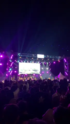 So strong and crazy for you #fyp #fypシ #pantailosari #pantailosarimakassar #konser #konsermusik #nidji #rahasiahati #laskarpelangi 