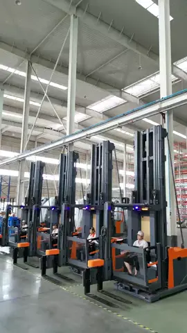 Man-up type VNA forklift / Electric 3-way VNA forklift carretilla retráctil oscilantes eléctrica de hombre arriba sales30@zowell.com.cn whatsapp: +86 19355219190 #montacargas #carretillasretráctiles #carretillaelevadora