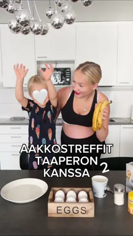 AAKKOSTREFFIT — B 🥞 niin kuin Banaaniletut 🍌✅ Seuraava kirjain ois C, kommentoi mitä me voitais silloin tehdä! 🤔🥞🍌 #aakkostreffit #aakkostreffittaaperonkanssa #leipominen #banaaniletut #resepti #kokkaataaperonkanssa #helmikuiset2022 #tekemistätaaperolle #tekemistätaaperonkanssa #leivonta 