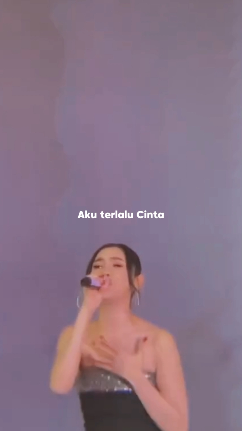 ternyata cinta sendiri itu capek banget 💔 #lyodra #newsingle #terlalucintalyodra #mylynias #takselalumemilikilyodra #liveperformance #lyodratakdianggap 