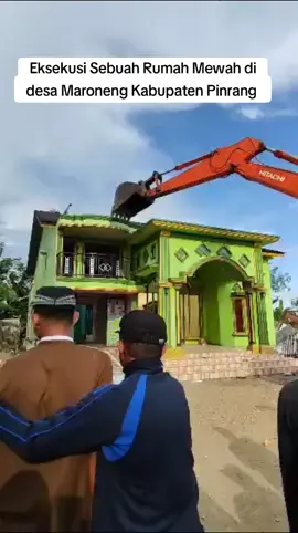 Sebuah rumah mewah di Eksekusi Oleh Pihak Pengadilan Negeri Pinrang di desa Maroneng Kabupaten Pinrang. #pinranginfo 
