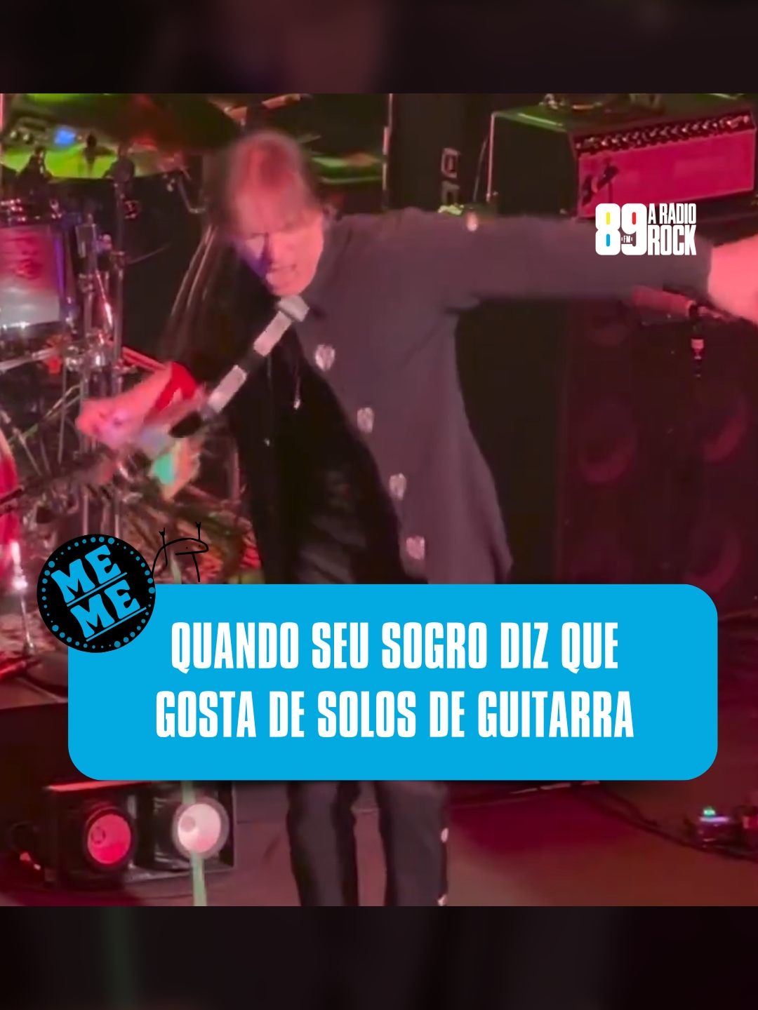 QUANDO SEU SOGRO DIZ QUE GOSTA DE SOLOS DE GUITARRA Quem nunca fez alguma palhaçada pra agradar o sogrão que atire a primeira pedra! Crédito: @seugroove (instagram) #89 #89fm #89aradiorock #89fmaradiorock #radiorock #aradiorock #rock #vivaorock