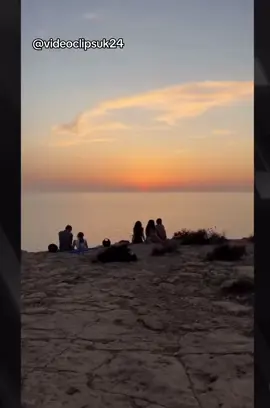 Tourists report UFO sighting in Ibiza #ibiza #UFO #tourist 