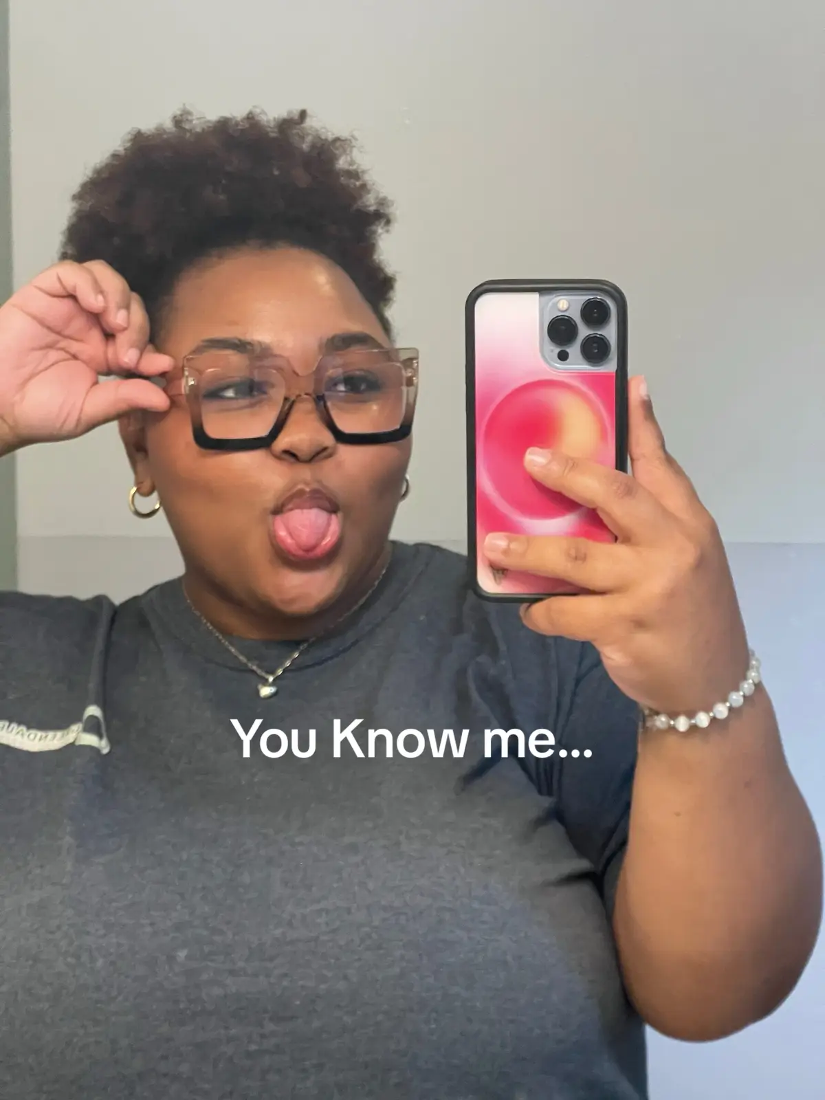 Happy Monday!!! Tell me one of your favorite things!! Can be anything 💗💗  #youknowme #blackgirlcontentcreator #smallcreator #trending 