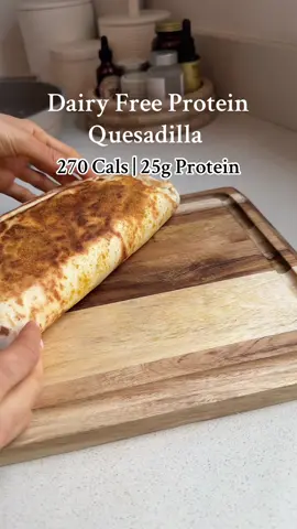 struggling to stay full? focus on eating foods that are high in fiber and protein, as they are more filling and can help control hunger recipe on my IG and explained in video! #lowcarb #healthyrecipes #lowcarbmeals 