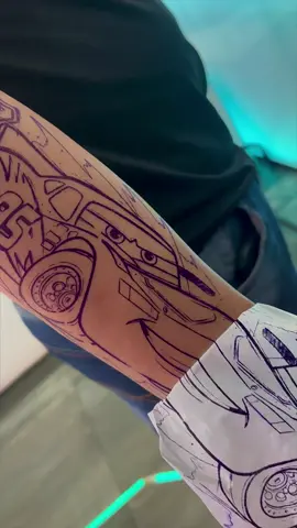 ⚡️ Relâmpago McQueen ⚡️ . Manoooooooo eu tatuei um Katiau enormeeee!! E to muitoooooo feliz por isso kkkkk quem me pediu esse projeto foi o @leoarluz que me escolheu para elaborar sua primeira tattoo colorida!! Ele me deu total liberdade e eu como um bom amante do katiau caprichei no projeto!! Muitooo obrigado pela confiança Léo! Foi um prazerzão te conhecer e te receber aqui no @rockettattoostudio ⚡️⚡️⚡️ . Done with  @zora_emalla  @emalla_brasil  @emalla.official  @emalla_oficial_brasil  @emalla_morris_  #emalla #emallaproteam #emallacartridges #emallatattoosupply #emallaeliotcartridges #emalla #emallaofficial #emallamachine  . . . . . . #mcqueen #relampagomcqueen #relampagomarquinhos #katiau #disney #disneytattoo #pixar #fullcolor #fullcolortattoo #tattoo #tatuagem #tattooart #tattooartist #geek #nerd #geektattoo #disneygram #disneylove #maringa #uem #londrina #saopaulo #viniciusfmenoli 