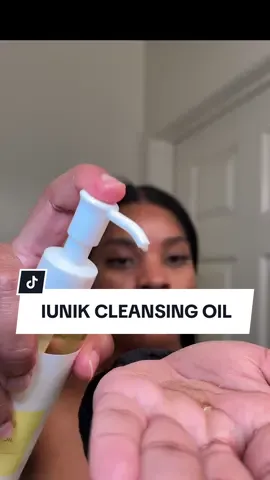 The best addition to my skincare routine! If you’re not using a cleansing oil I don’t know what you’re doing! @iUNIK #iunikskincare #iunikcleansingoil #easyskincareroutine #koreanskincare #calendulaclensingoil #doublecleanse  #glasskin #skincare #fyppppppppppppppppppppppp 