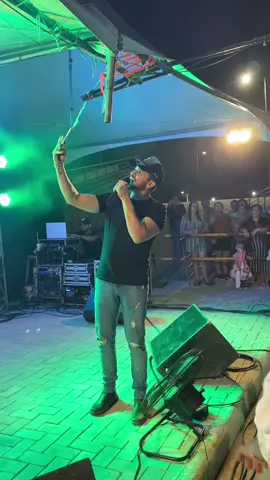 Forro e desmantelo #fy #viral #desisto #forro #cantor 