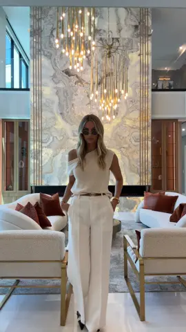outfit check ✔️ onyx wall ✔️