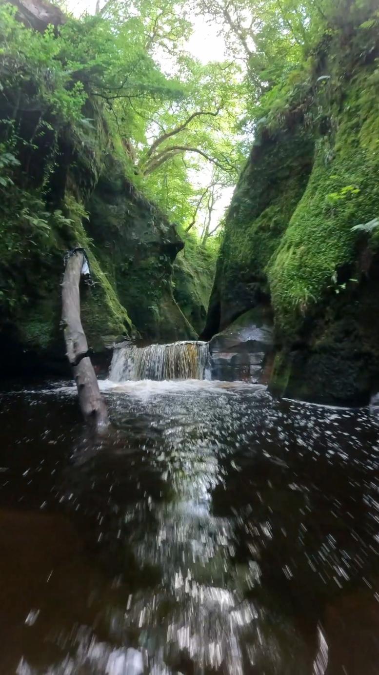 The Devil's Pulpit - low light edition, not intentionally we were simply late for the good light. Enjoy! . . #Scotland #thedevilspulpit #nature #waterfall #drone 