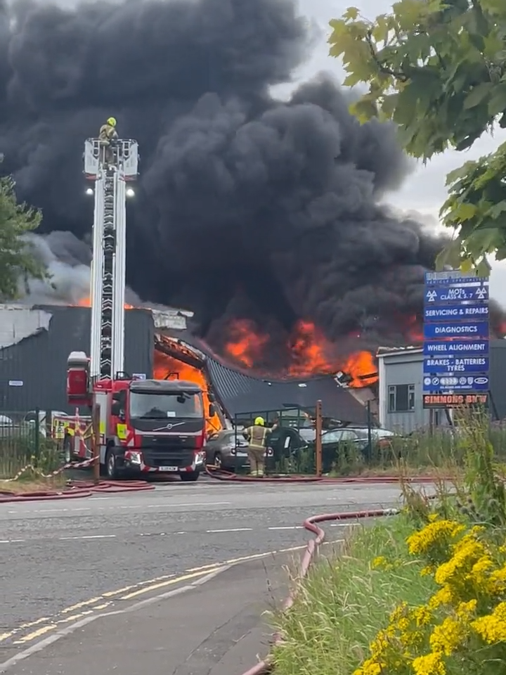 Houstoun Industrial Estate Scotland Fire. #fire #firefighter #collapsedbuilding #burndown 