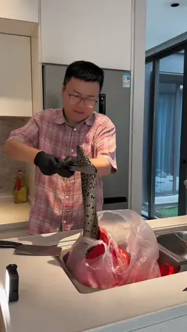 Private chef shows us how to cook a leopard moray eel (Gymnothorax favagineus), also known as the honeycomb moray eel. This species is characterized by its distinctive black spots on a white or pale yellow body, resembling a honeycomb pattern. It is found in the Indo-Pacific region and is known for its elongated, serpentine body and sharp teeth.