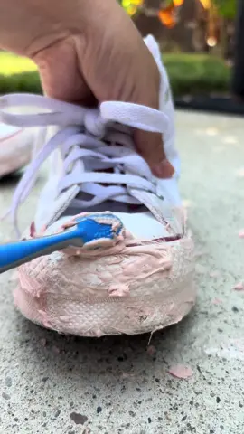 Its time to clean those white sneaks!! @The Pink Stuff #chucks #CleanTok #cleaninghacks #cleaningtiktok #school 