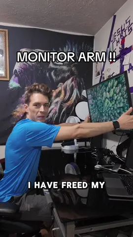 Upgrade your workspace with the HUANUO Gas Spring Single Monitor Arm! This adjustable arm supports monitors from 13