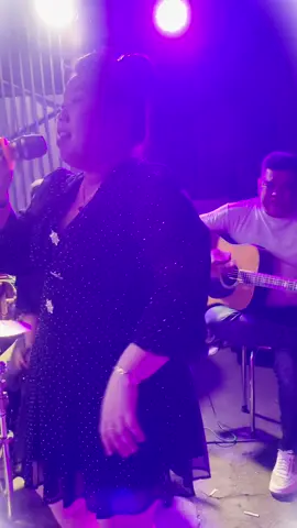 Band nhạc chơi theo yêu cầu của khách nhận bông khủng ll Lỡ Hẹn Với Dòng Lam Remix Ca sĩ Chim Cánh Cụt And Family Band #xuhuong #thinhhanh #viral #tranding #chimcanhcut #nhacremix #nhachottiktok #nhacthinhhanh #nhachaymoingay❤️ #bichphukiendienthoai 