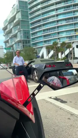 Roadrage in Miami 😂 #miamivibes #miamibeach #brokenmirror #onlyinmiami via:ShanelleBrown17
