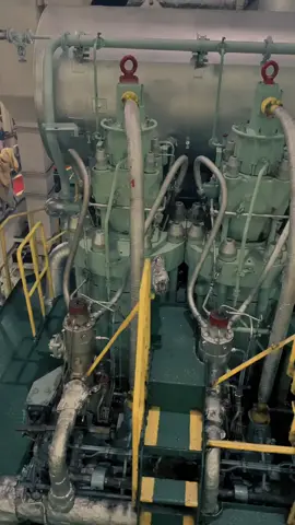 Engine room⚙️🚢 #pelautindonesia #seafarer #engine #🇲🇾🇮🇩 
