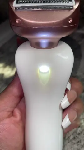 It’s time to upgrade ladies, this electric shaver will have you smooth from head to toe😌😍 It’s painless, has a long battery life & super easy to upkeep.  #fyp #momtok #tiktokshop #shopping #momlife #tiktok 