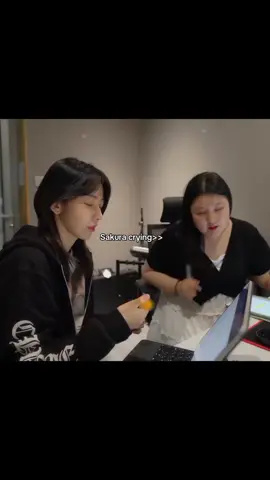 ini hybe mestinya cut part ini sih!?! ini tujuannya biar dapat belas kasih apa gimana? yg ada tambah dihujat gasi? mending kura pelan² latihan vocal trus tbtb improve nya udh kelihatan... #fyp #lesserafim #lesserafimdocumentary #makeitlookeasy #sakura #fypシ #sakuravocal #sakuracrying #lesserafimcoachella #사쿠라 #ssicaruby_ 