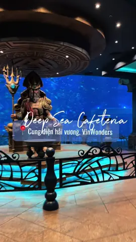 Muốn hóa thân thành nàng tiên cá vi hành thủy cung thì đến trải nghiệm ngay Deep Sea Cafeteria tại Cung điện hải vương thôi~ 🧜🏻‍♀️🧜🏻‍♂️ Với không gian hòa mình vào đại dương cùng với những phần biểu diễn chuyên nghiệp, dùng bữa tại đây sẽ khiến buổi date của bạn thêm trọn vẹn! Đặc biệt, không thể bỏ qua Dinner Show vào thứ 6 mỗi tuần được đâu mọi người ơi ~ Đến trải nghiệm ngay thôi🌊🐟✨🪼  ________ 📍 Cung điện hải vương, VinWonders Phú Quốc ⏰ 10:00-17:30 • If you want to transform into a mermaid exploring an underwater palace, come and experience the Deep Sea Cafeteria at the Aquarium! 🧜🏻‍♀️🧜🏻‍♂️ With an ocean-themed atmosphere and professional performances, dining here will make your date even more perfect!  Especially, you can't miss the Dinner Show every Friday! Everyone ~Come and experience it now!🌊🐟✨🪼  ________ 📍 Aquarium, VinWonders Phu Quoc ⏰ 10:00 AM - 5:30 PM #phuquoc #phuquocpeaktime #phuquocdulich #vinwonders #vietnamtravel #dulichphuquoc #vinwondersphuquoc #xuhuong #xuhuongtiktok #xuhuong2024 #xuhuongtiktok2024 #thuycung 