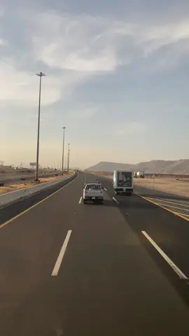 Ya Allah seindah ini jalanan menuju Madinah #fyp #fypage #fypシ゚viral #viral #videoviral #madinah #umroh2024 