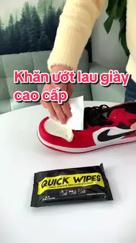 Với chiếc khăn ướt thần thánh này, bạn chỉ mất vài phút để làm sạch đôi giày như mới #khanlaugiay #khanlaugiayquickwipes #khanuotlaugiaydanang #khanlaugiaysneaker #khanlaugiaydanang #khanlaugiaysieusach 