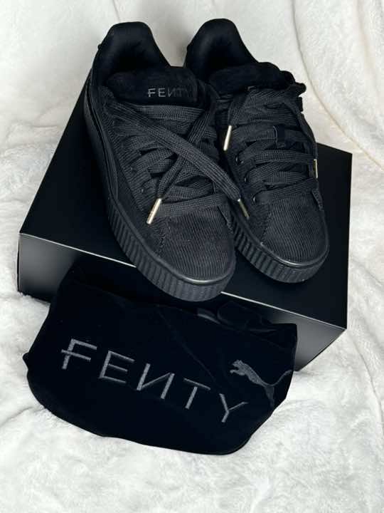 I cannot wait to wear these! Definitely a good addition to ny collection 😍👟🥳  #fyp #badgalriri #fentypuma #shoes @Rihanna @PUMA 