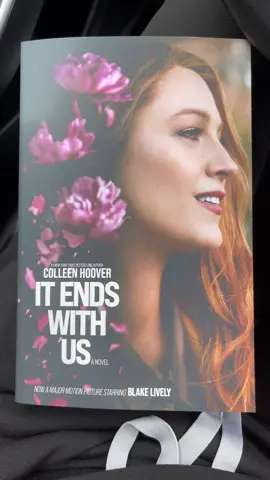 @Walmart @Colleen Hoover  @It Ends With Us #booktokfyp #reading #colleenhoover #blakelively #itendswithus  