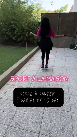 Tu peux pas aller à la salle ? Ou tu n’es pas inscrite ? C’est pas grave fais ton sport a la Maison❤️‍🔥🫶🏻 #foryou #pourtoi #pertedepoids #challenge #sport #Home 