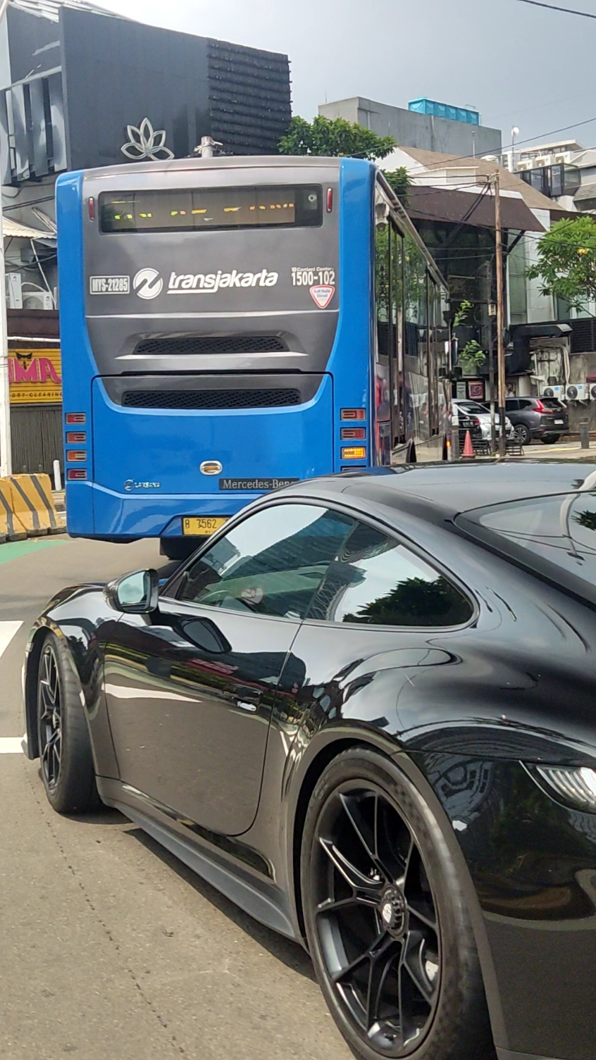 Share this video with people who deserve all these Porsches #porsche #gt3touring #911gt3rs  #996turbo #911carreras #992sportclassic #992gt3rs #porschetechart #techart  #carspotting #carsoftiktok #fyp 