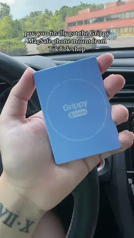 loveeee that it doesn’t have to stay on my phone 24/7 @Get.Casely #fyp #caselygrippy #phonemount #grippy #TikTokShop #magsafe #musthaves #octobuddy #carvlog #target #comewithme #dayinmylife #contentcreatortips #shoppingvlog 